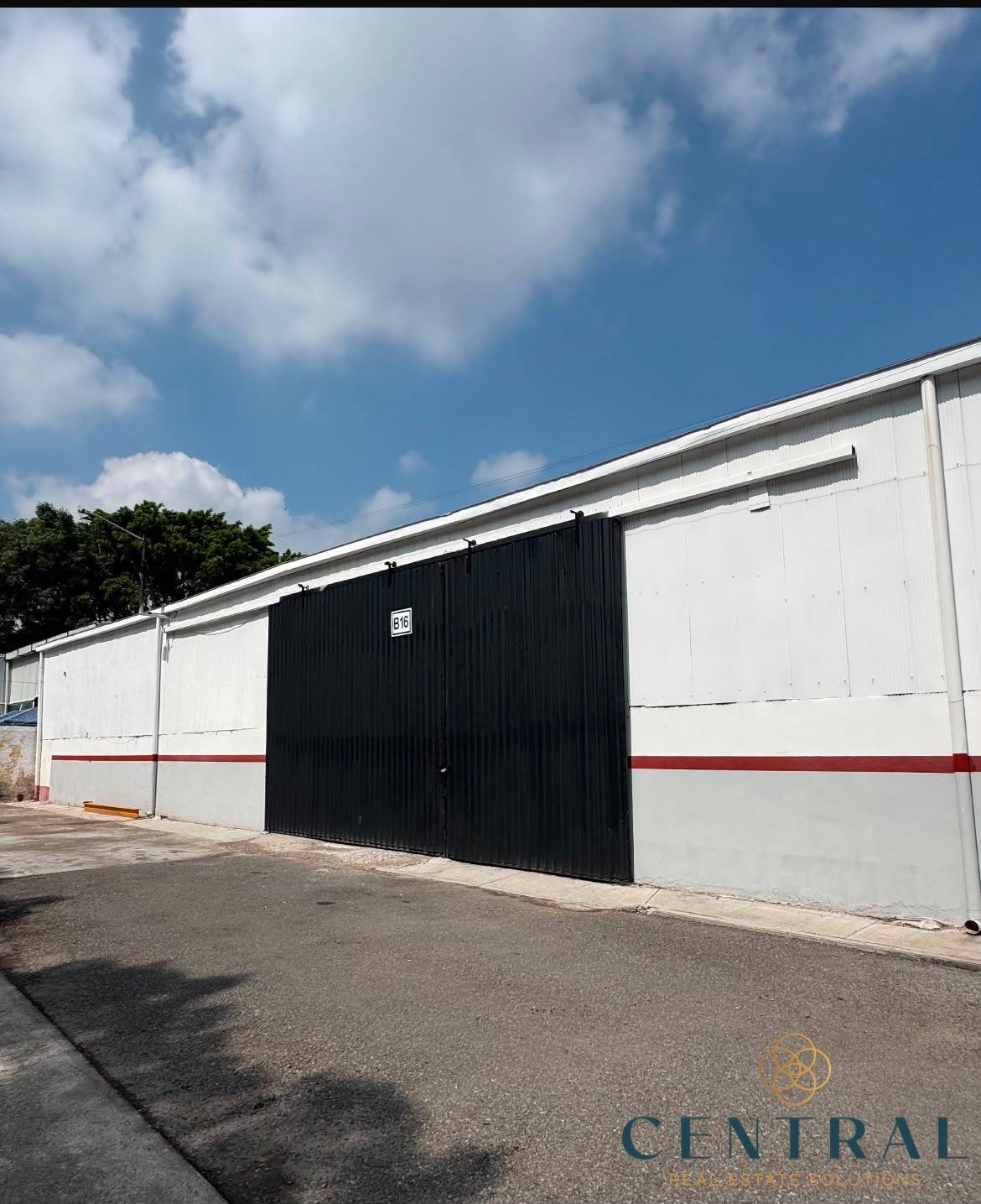 BODEGA EN RENTA DE 300 M2 EN EL PUEBLITO CORREGIDORA (DISPONIBLE) 